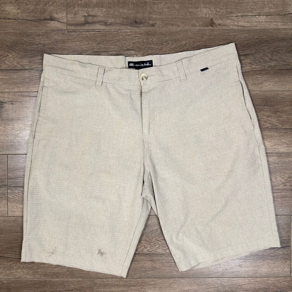 Travis Mathew Men’s Size 40 Performance Golf Shorts Tan Lightweight Casual